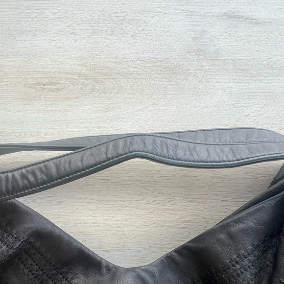 Elie Tahari 100% Leather Hobo Bag in Black NWOT - Picture 8 of 17